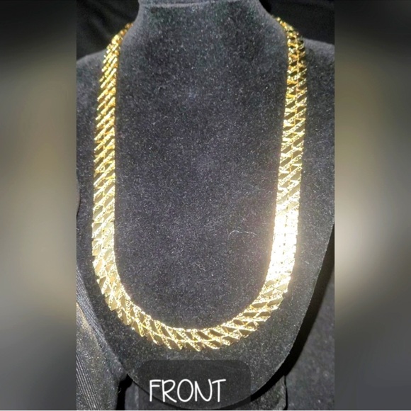 ELEGANT DM GOLDTONENECKLACE ( NEW WITHOUT TAG) Never Use! - Picture 1 of 5